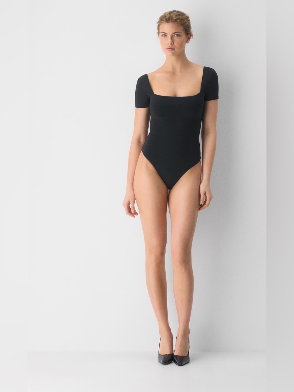 Aritzia Casual Contour Black Square Neck Short Sleeve cotton stretch Bodysuit